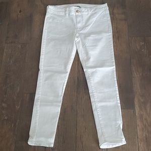 American Eagle. Mid rise white jeans
